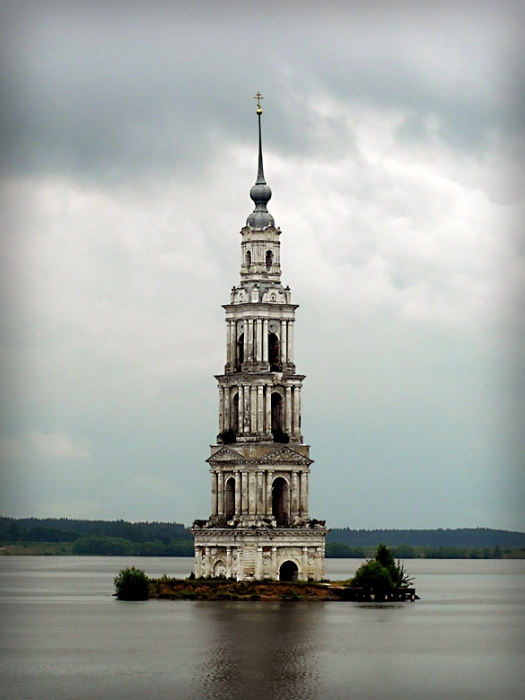 Колокольня Николаевского Собора. Калязин.