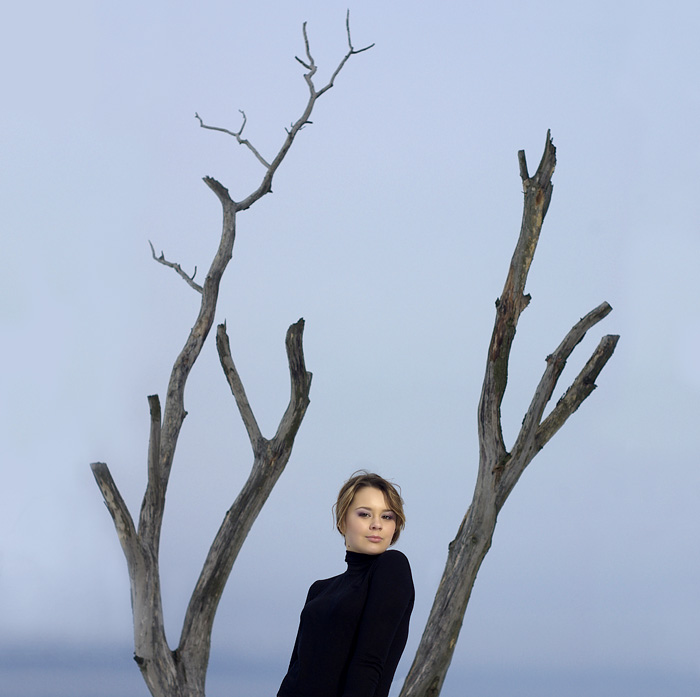 Портрет с деревьями