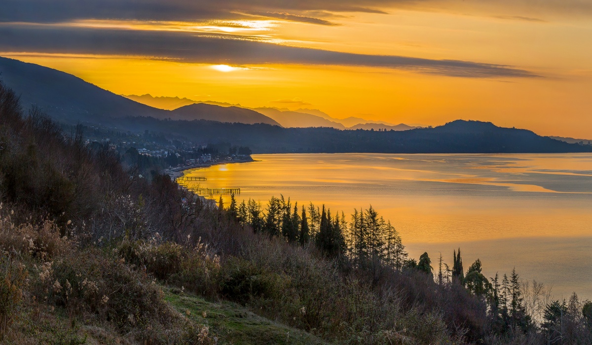 Золотой залив.