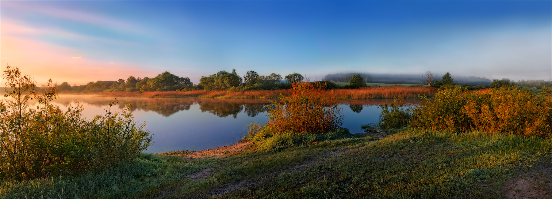 Рассвет на реке