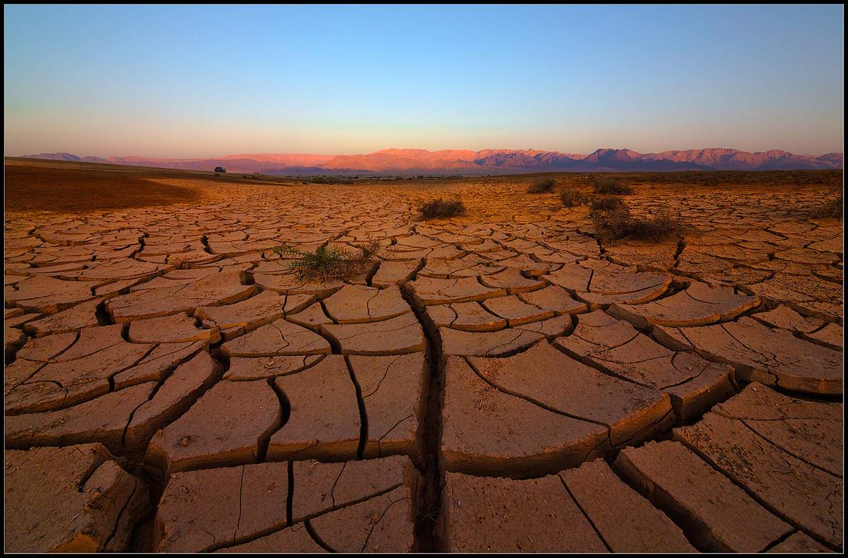 Река текущая на Запад...
