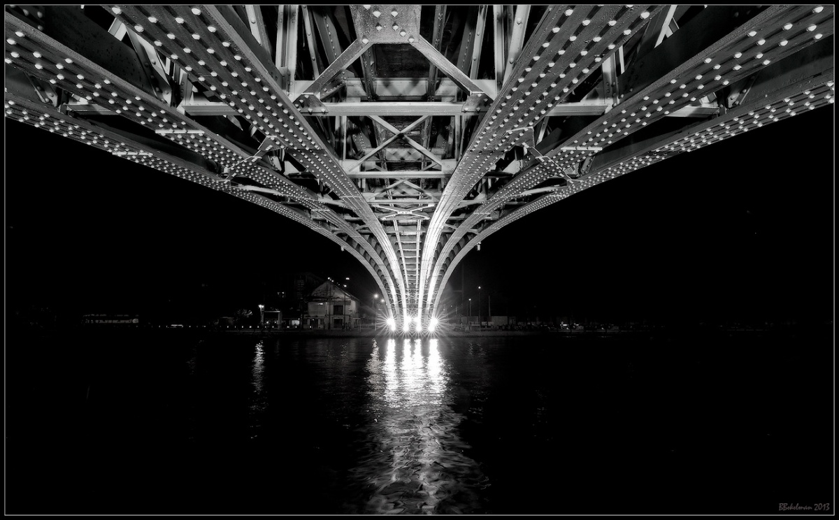 Домик у моста...