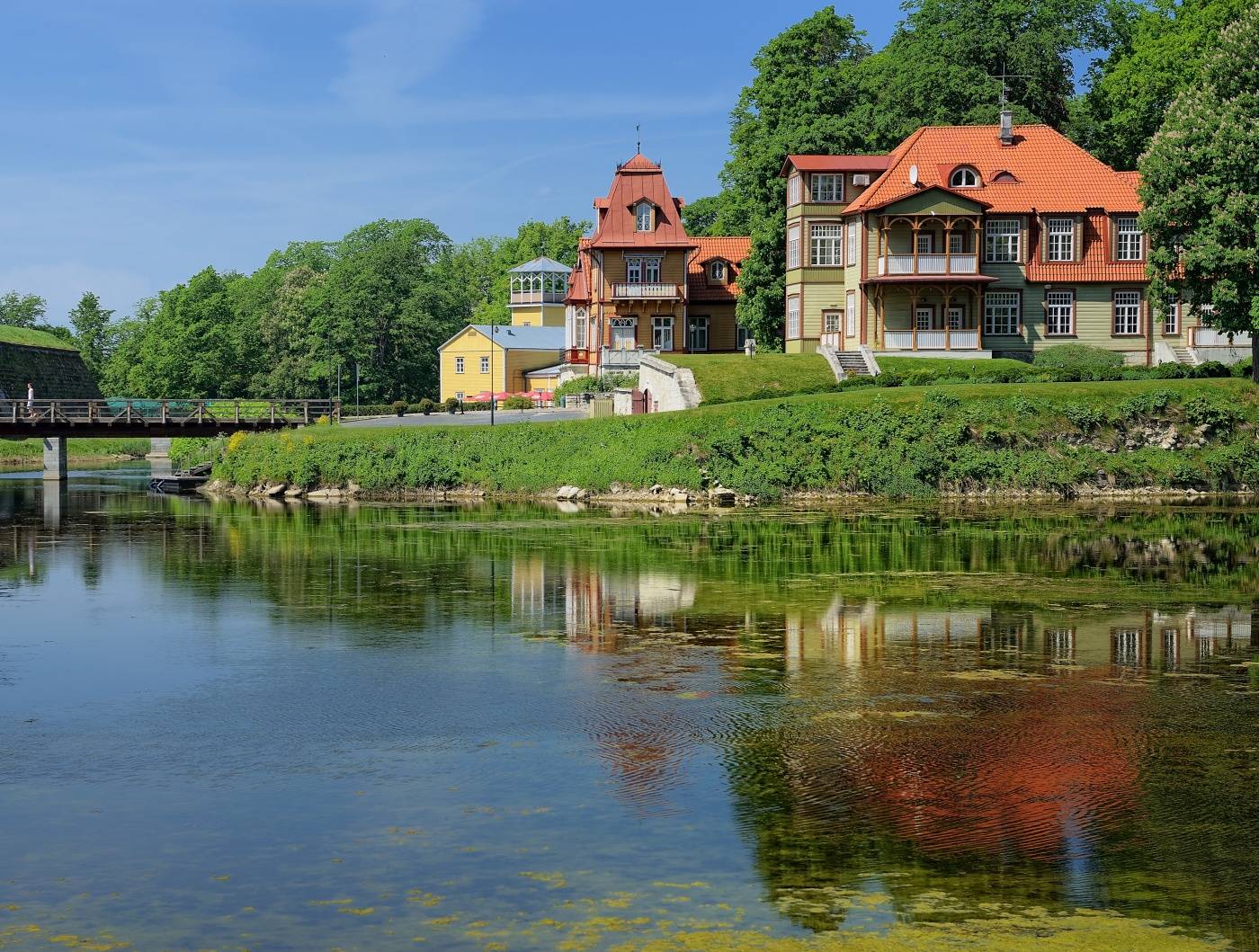 В отражениях