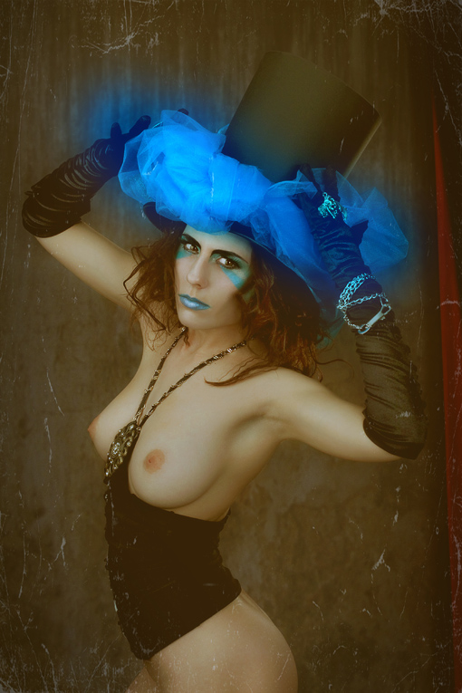 Три цвета: Синий