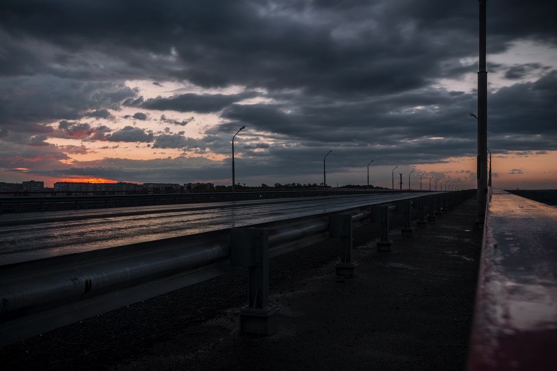 Три цвета: Красный