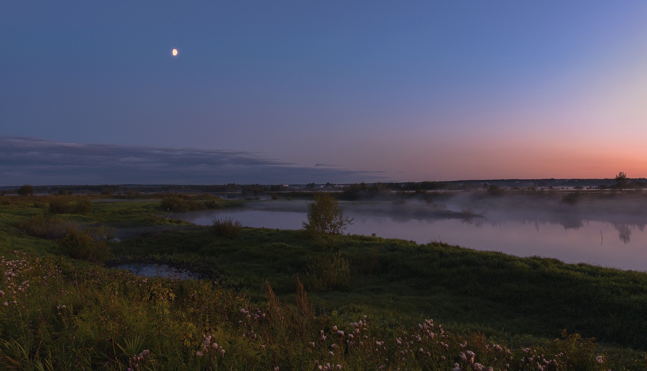 Смеркалось.