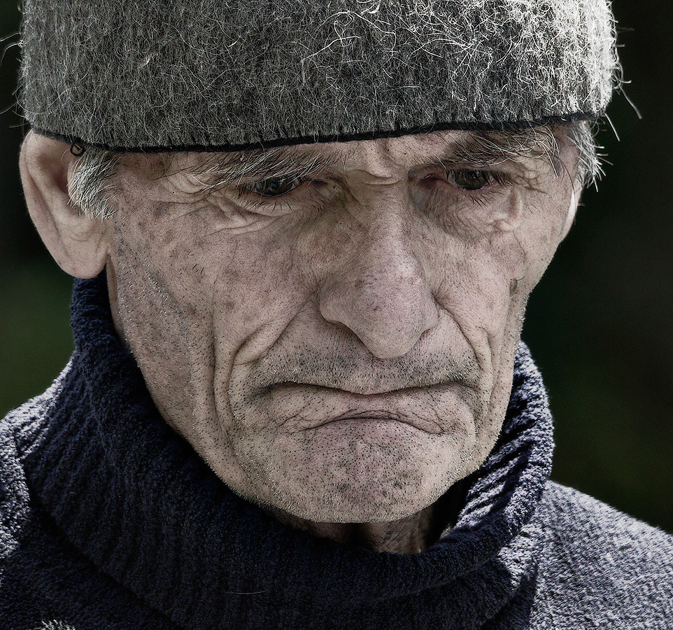 Виноградную косточку в теплую землю зарою...