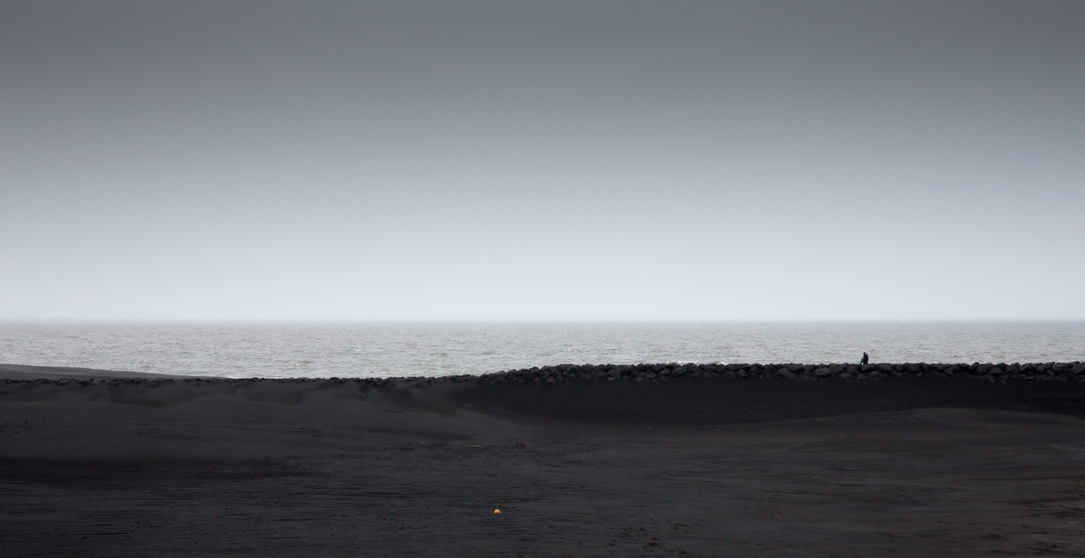 Об одиноком оранжевом мячике...