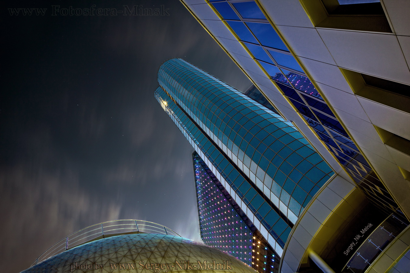 "Пизанская" библиотека в Минске...