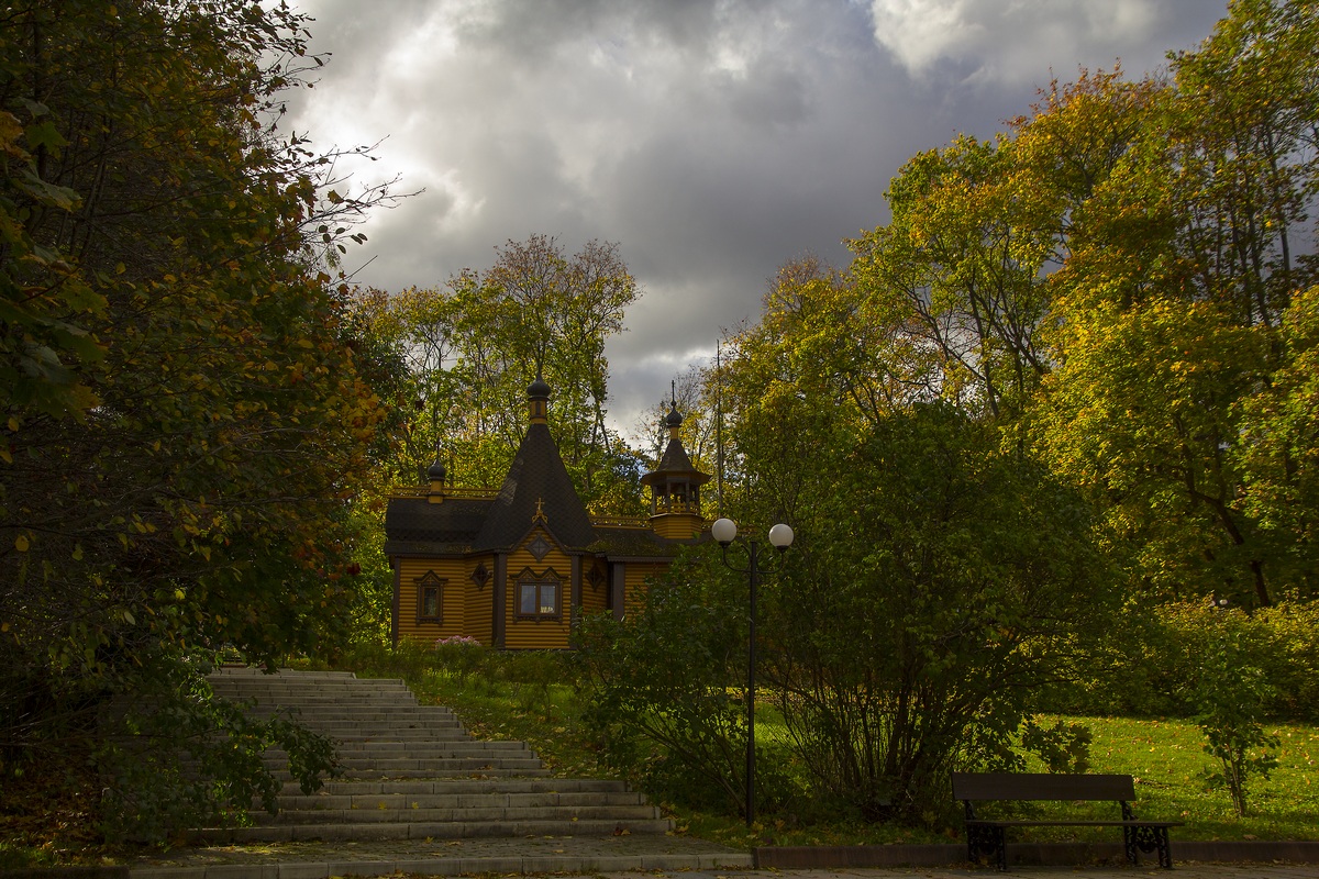 В осенней тиши.