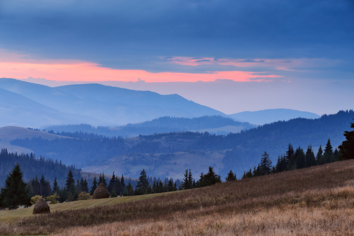 Край голубых холмов