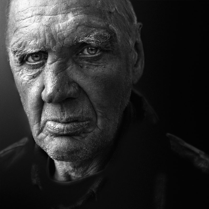 Бронепоезд сошёл с пути