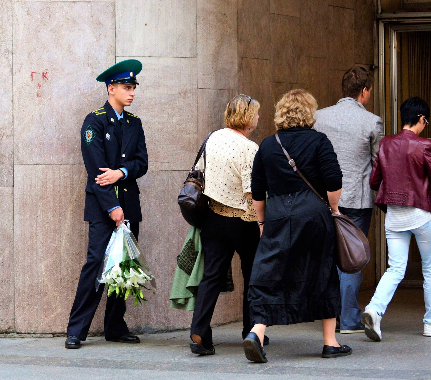 "Где же ты, милая, где .....?"