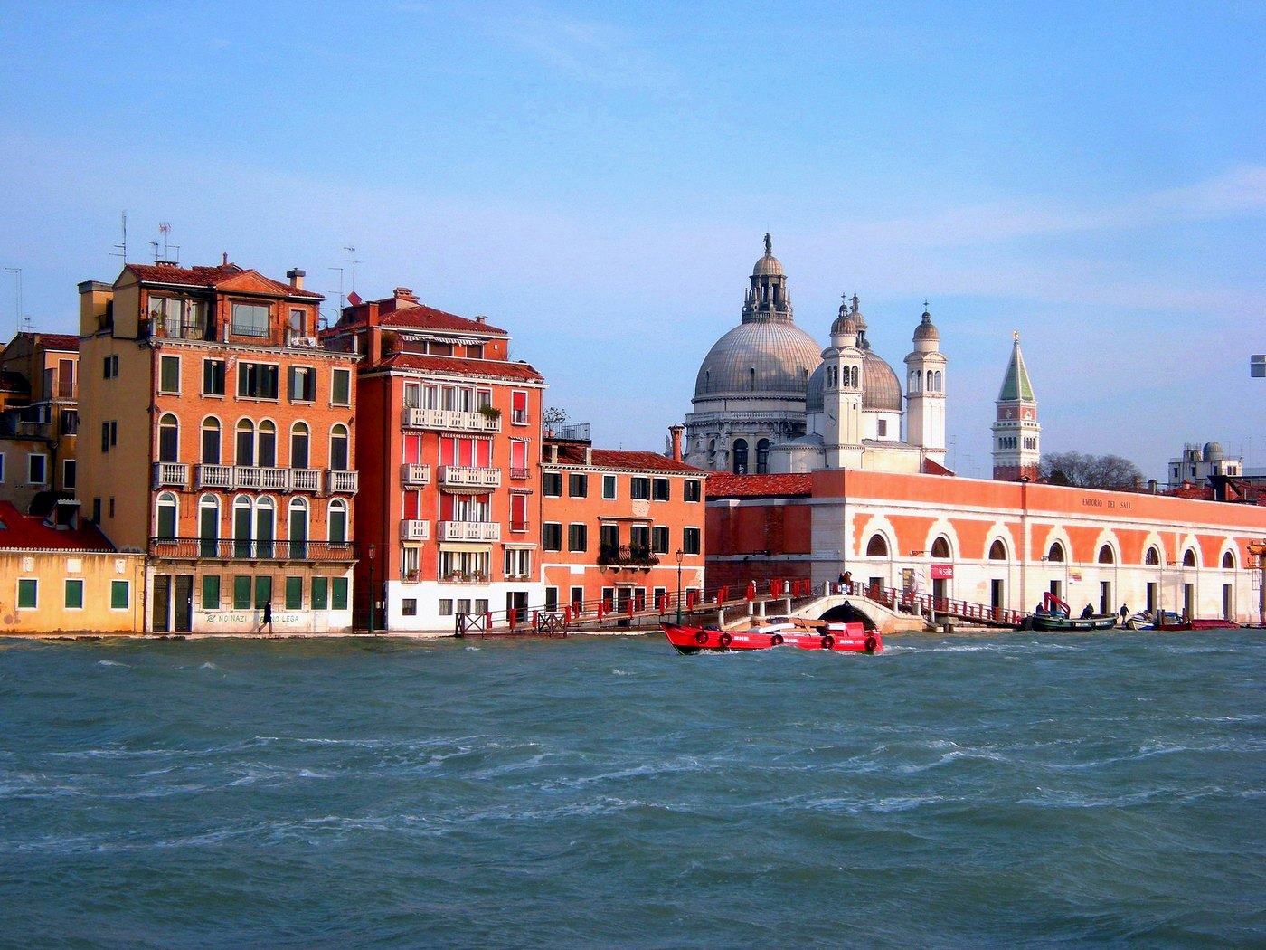 Венецианская набережная