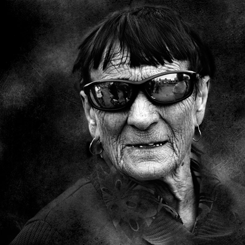 ищите женщину