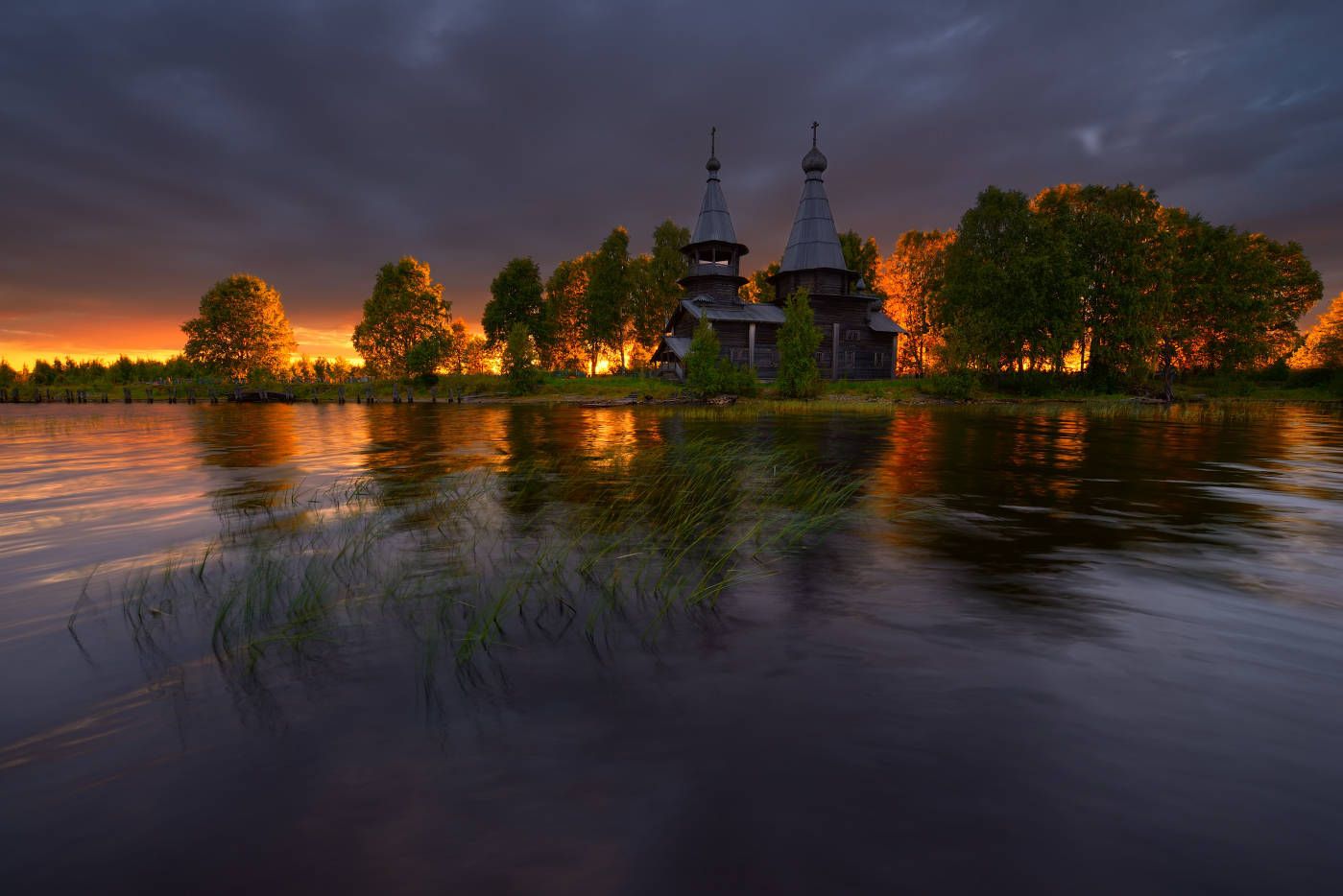 Рассвет в белую ночь.