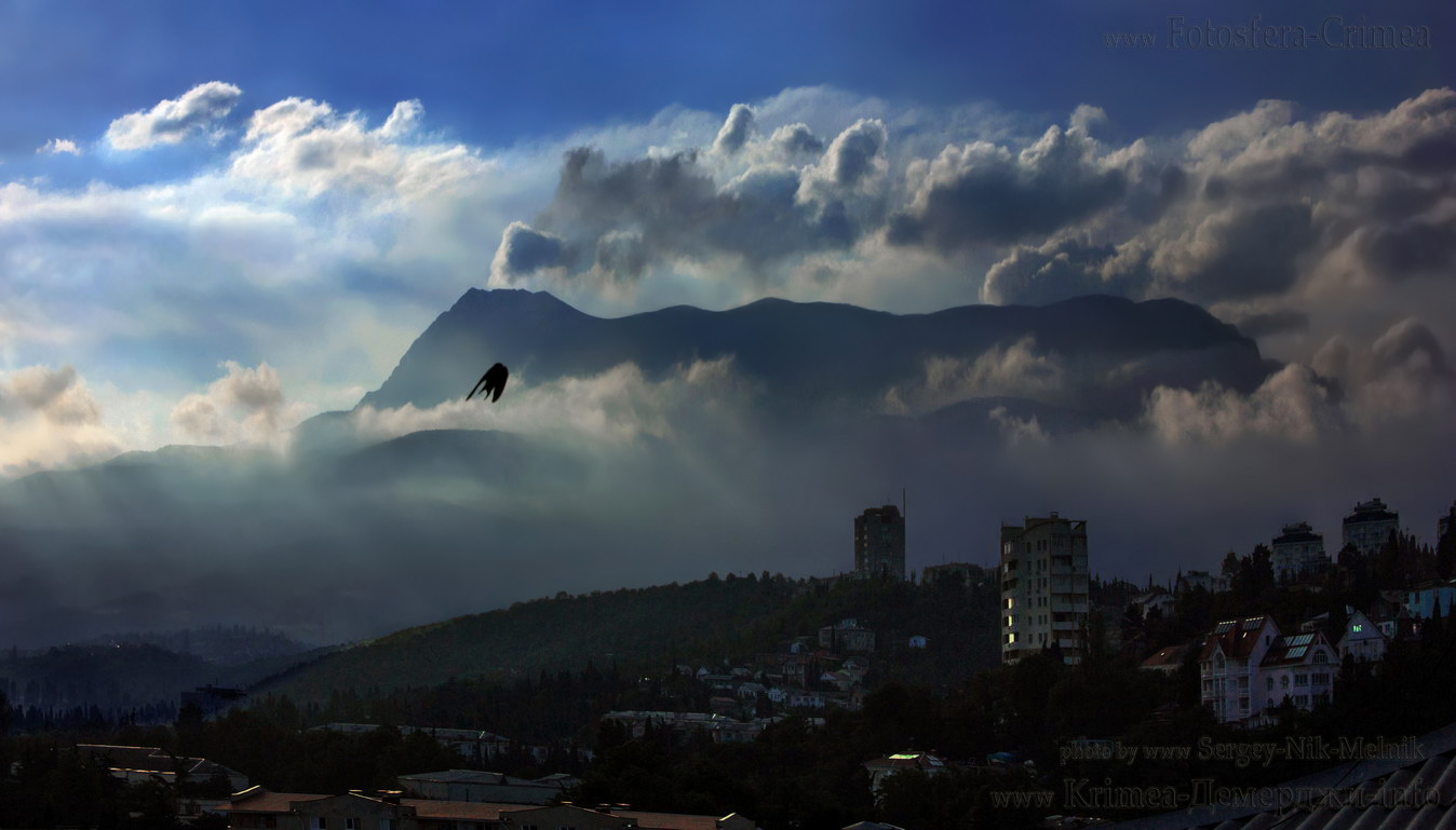 Заоблачный Чатырдаг, над Алуштой