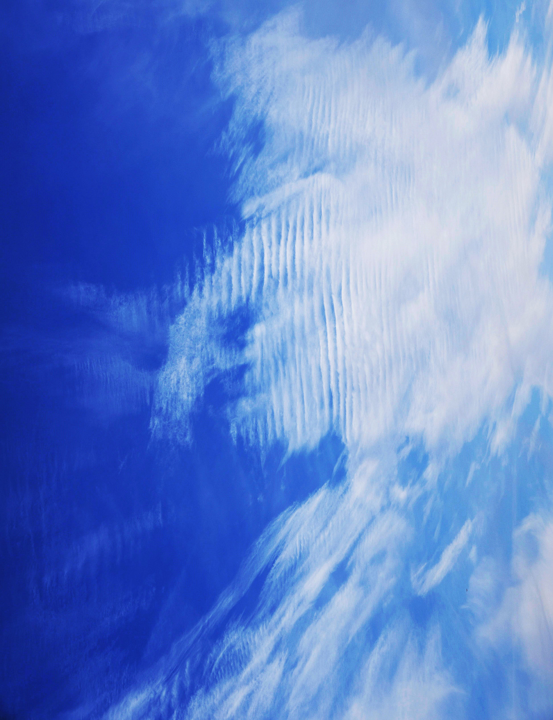 Облако похожее на нечто с рогами ...