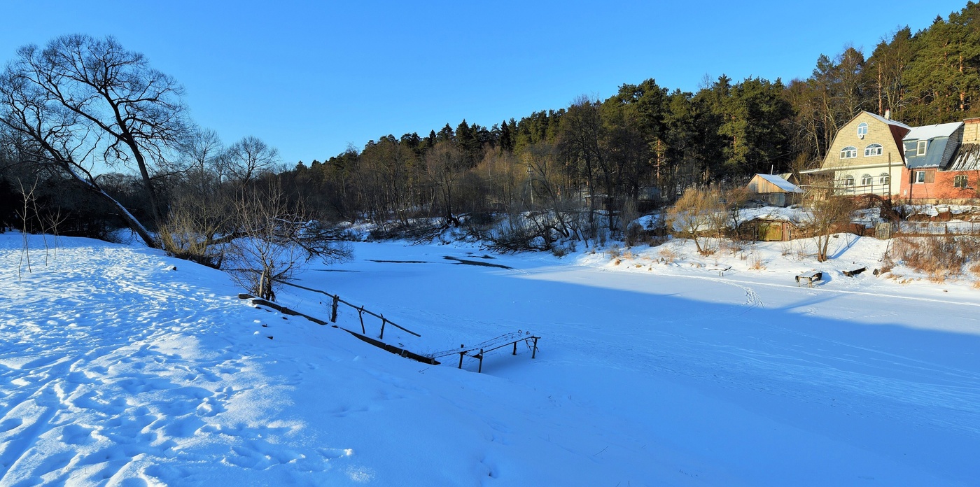 "Живет моя отрада в высоком терему ..."