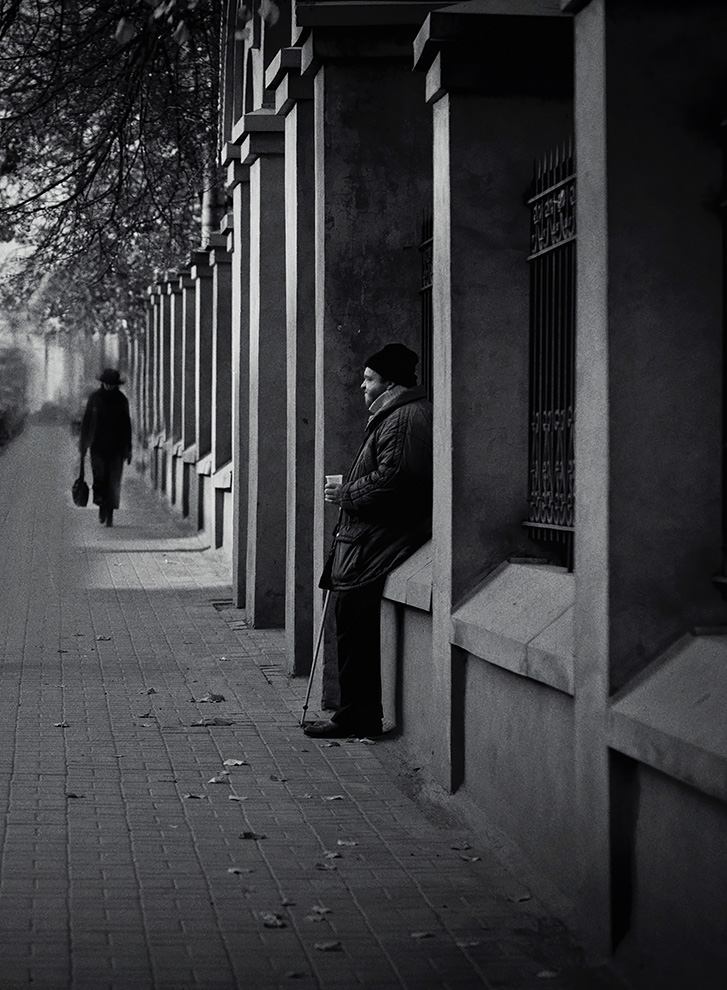 милостыня...