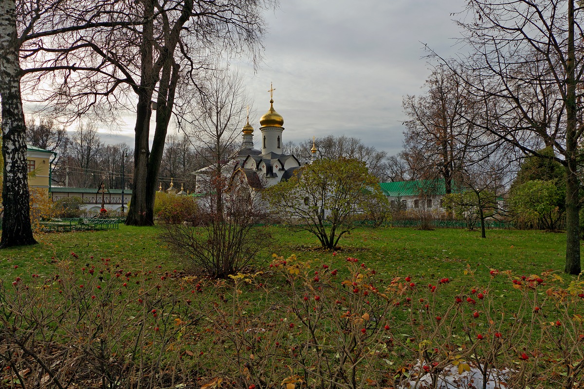 В монастыре