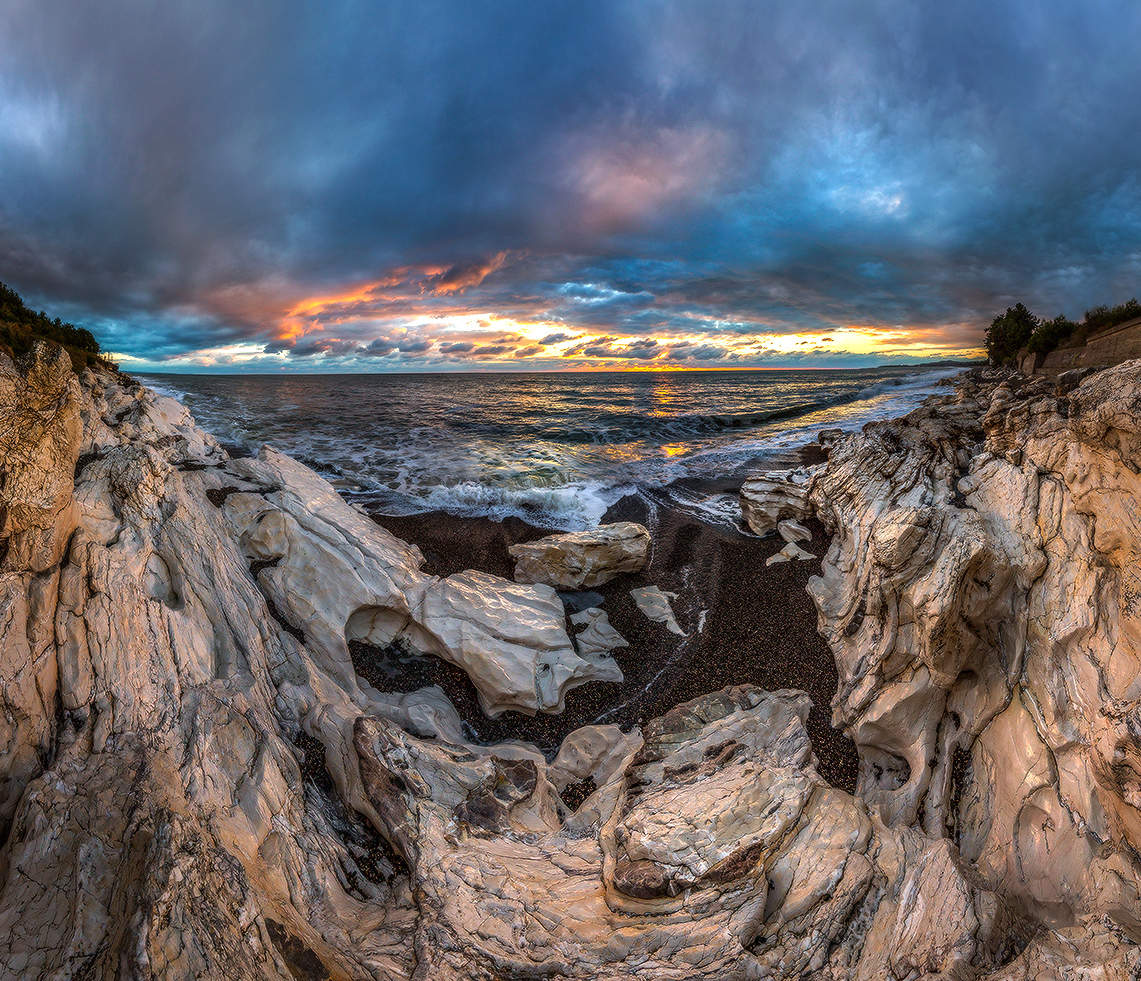 Скальная бухта.