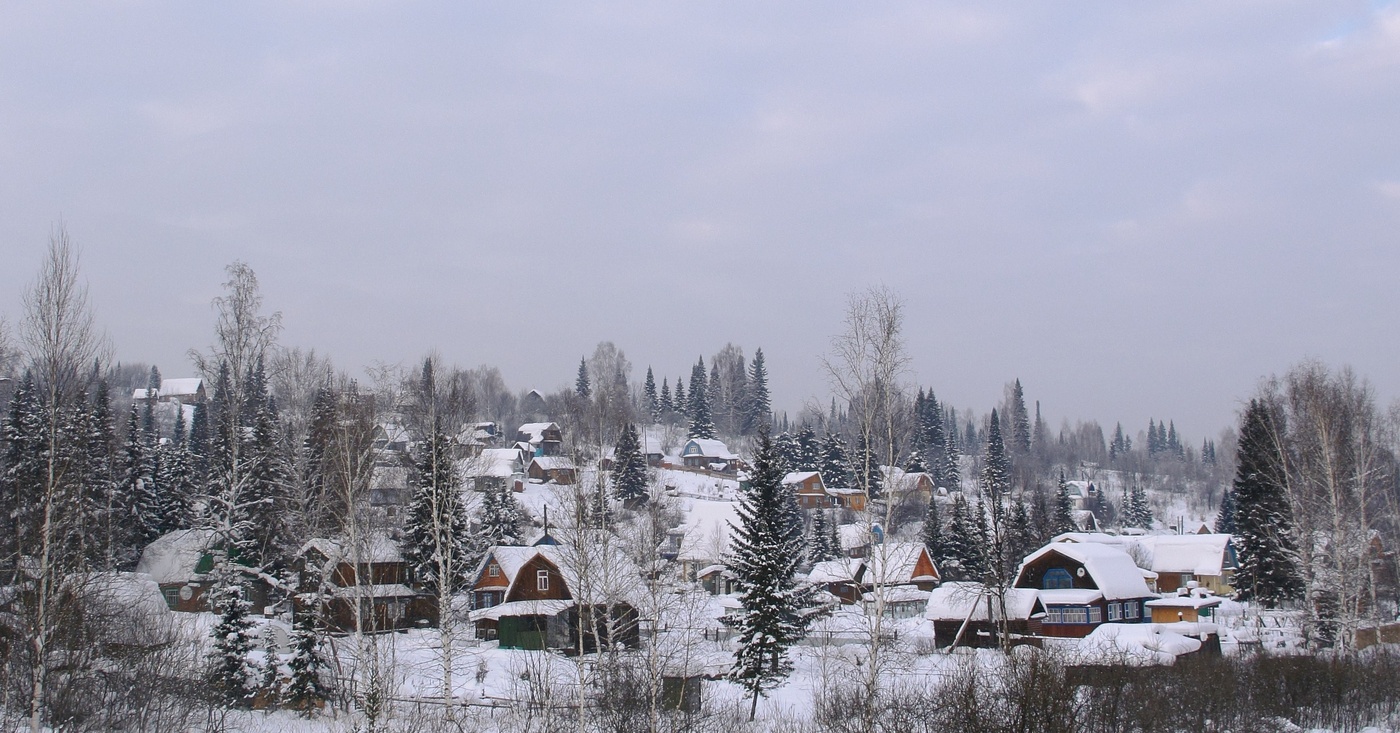 Спят дачи зимним сном