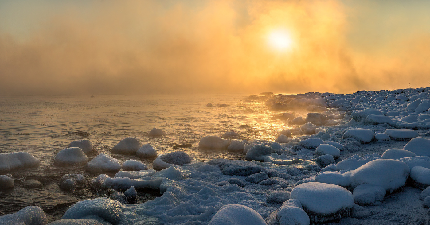 Туман от воды при сильном морозе.
