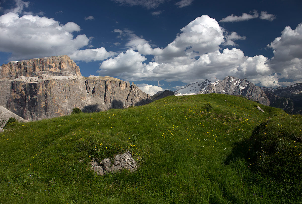Под куполом неба