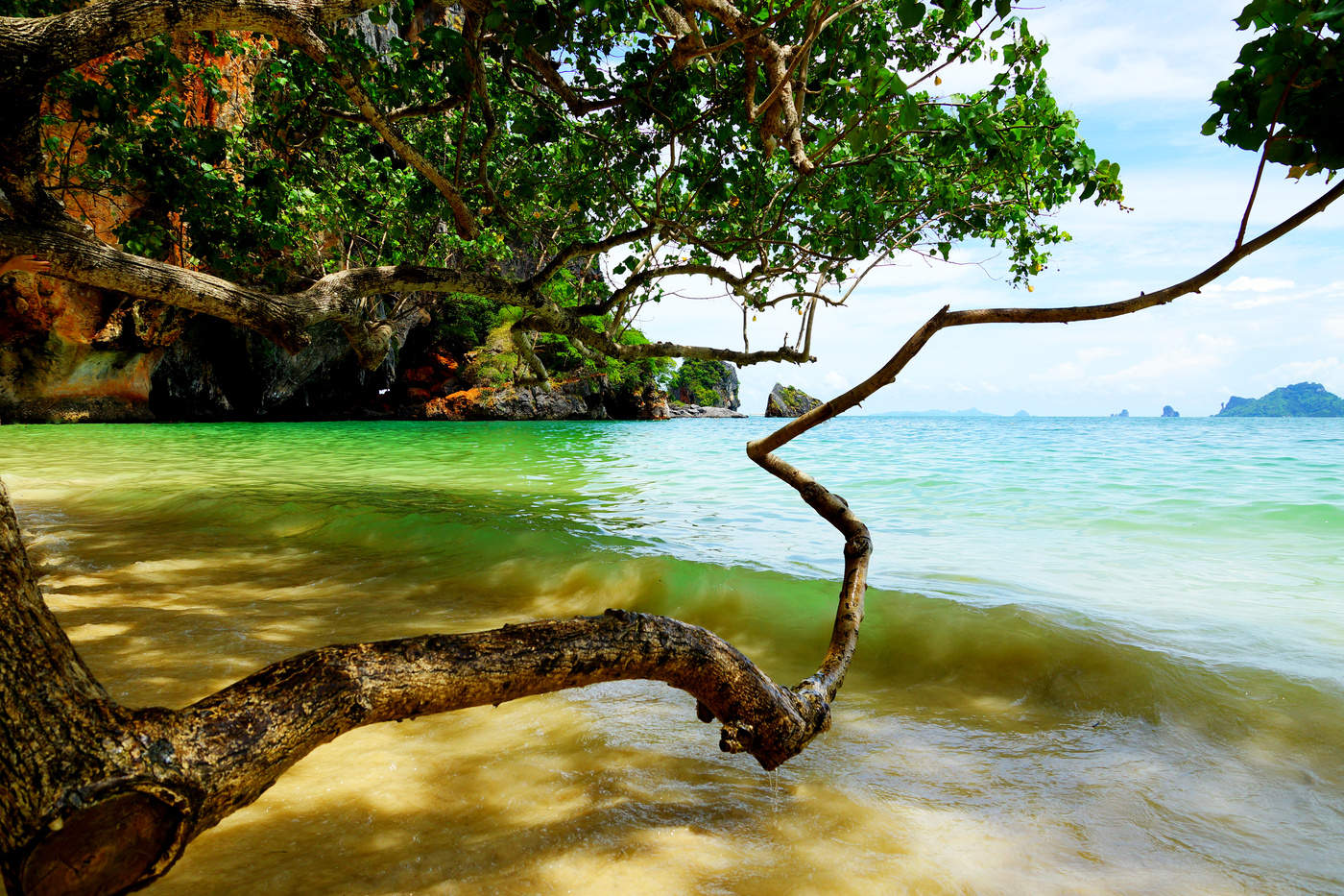 Есть остров изумрудный