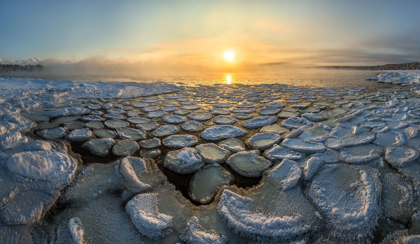 Будто соляная пустыня.