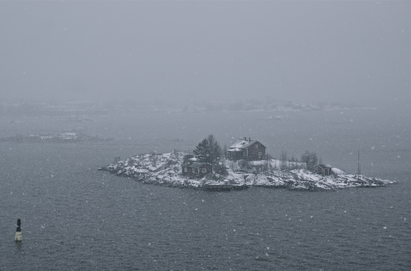 о. Русский туманным утром