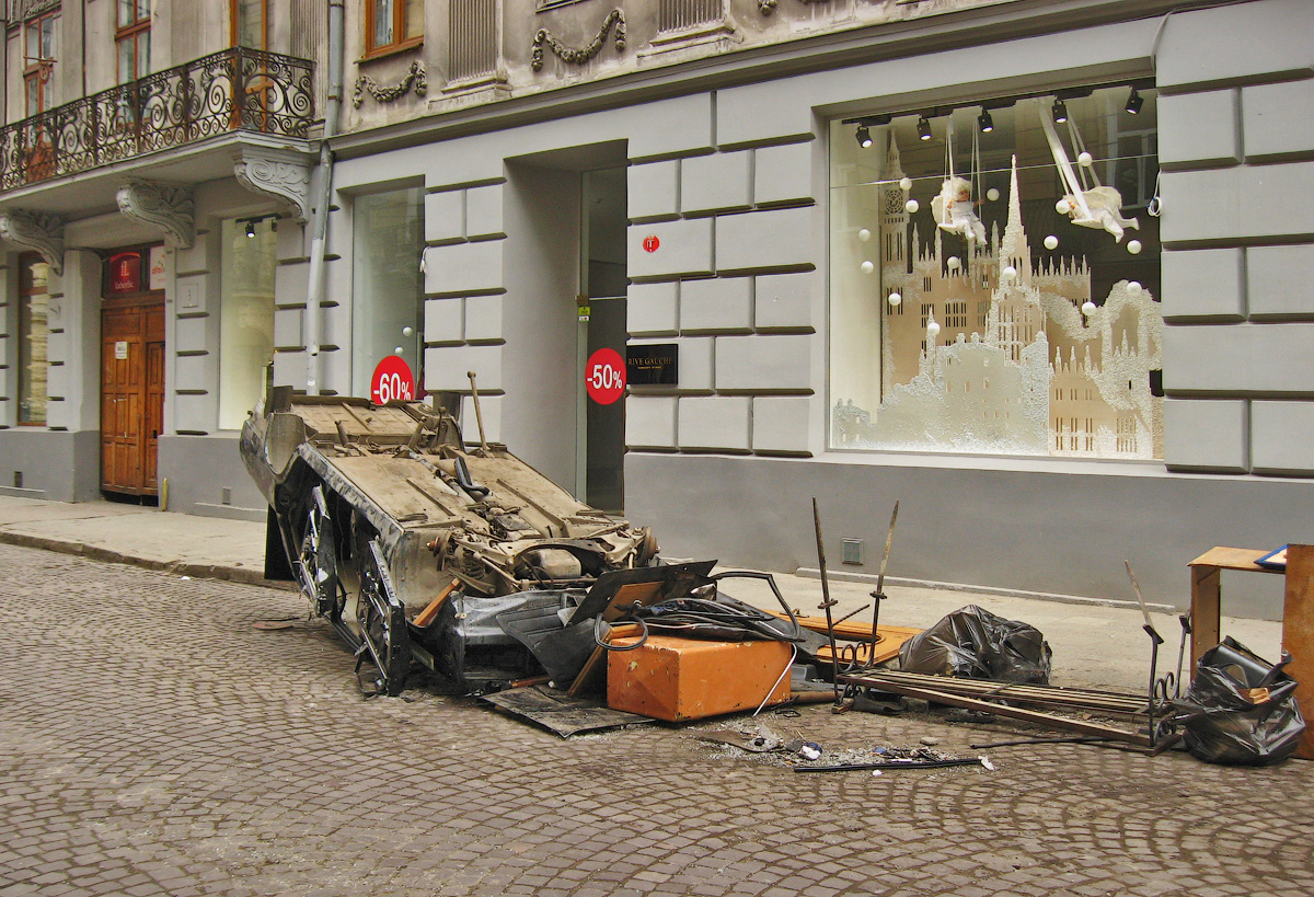 Годовщина....На улицах Львова 20 февраля 2014 года