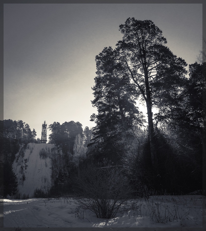 У сторого трамплина.