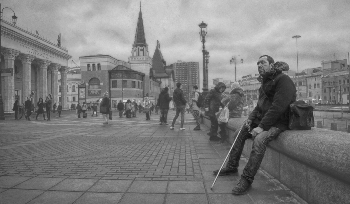 Странная Москва ( и поздравить некого)