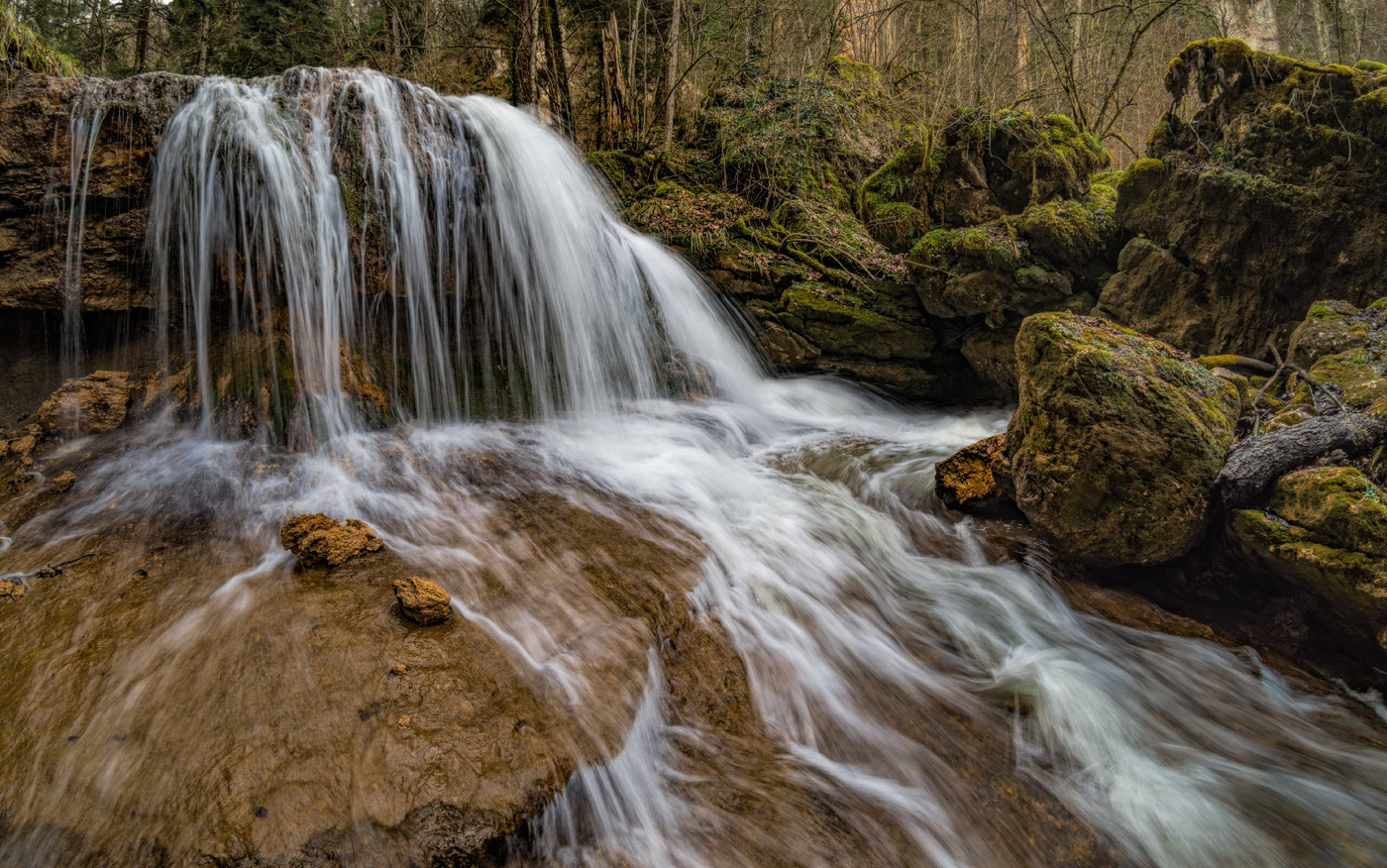 Струи весны