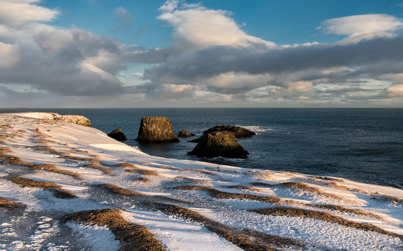 А солнце так рано заходит...