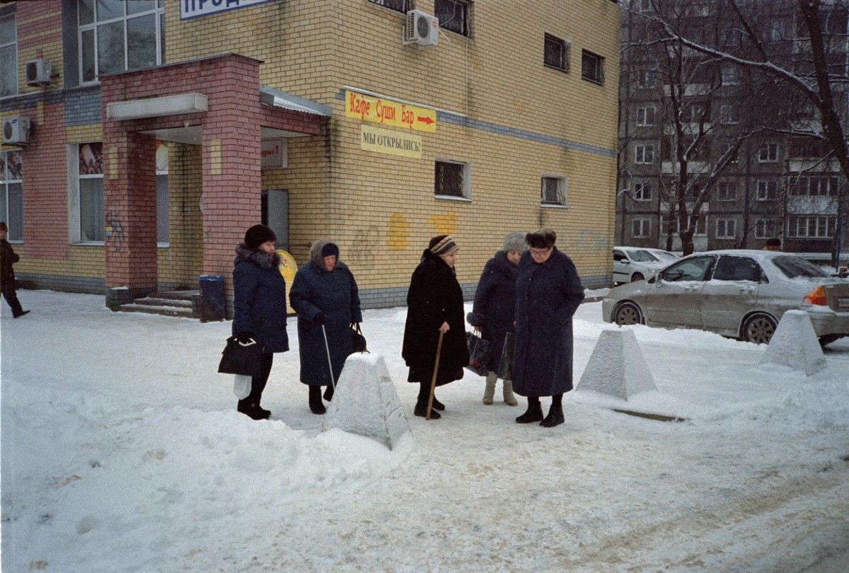 Бабушки на снегу