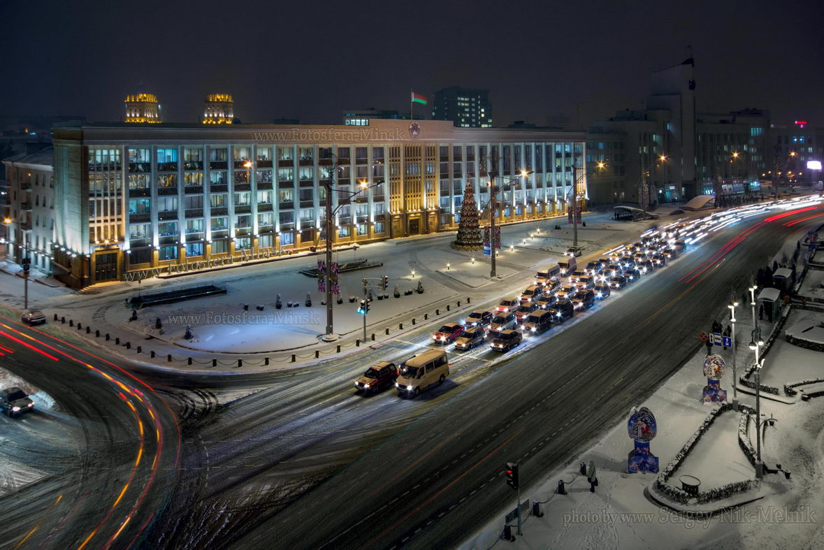 Авто-парад у мэрии...