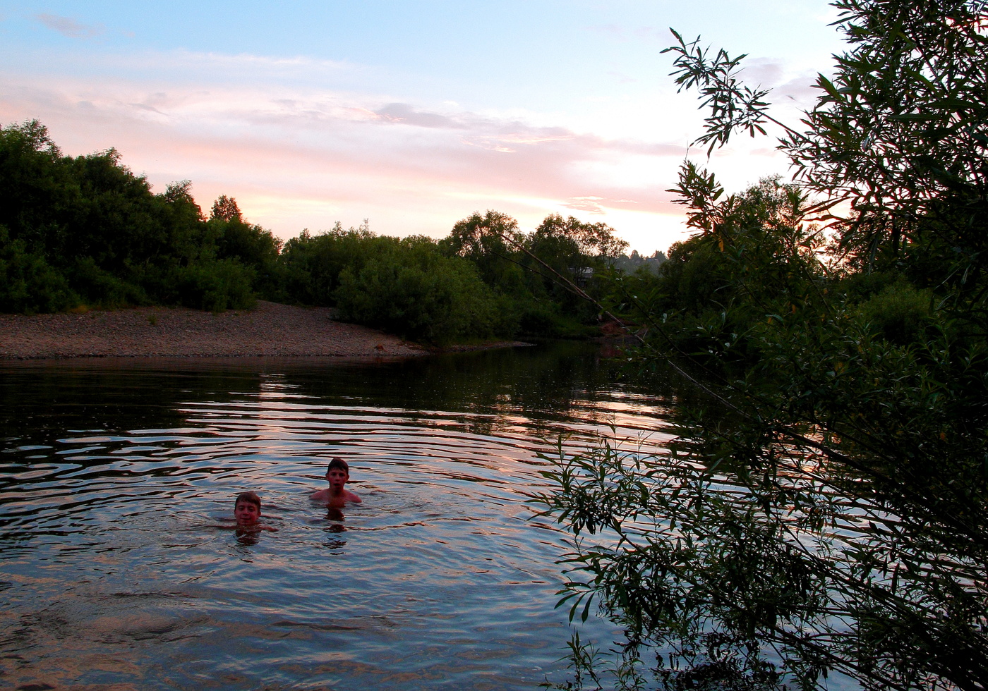 Купание на закате