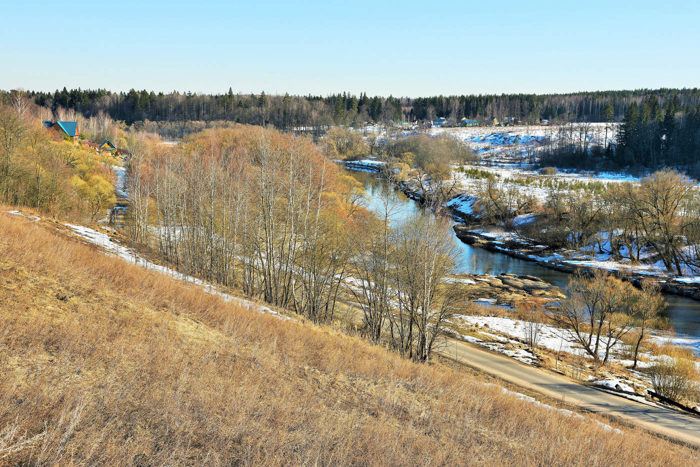 "И средь полей блаженно замер..."