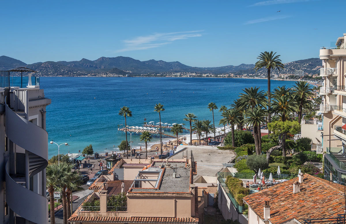 Где-то далеко