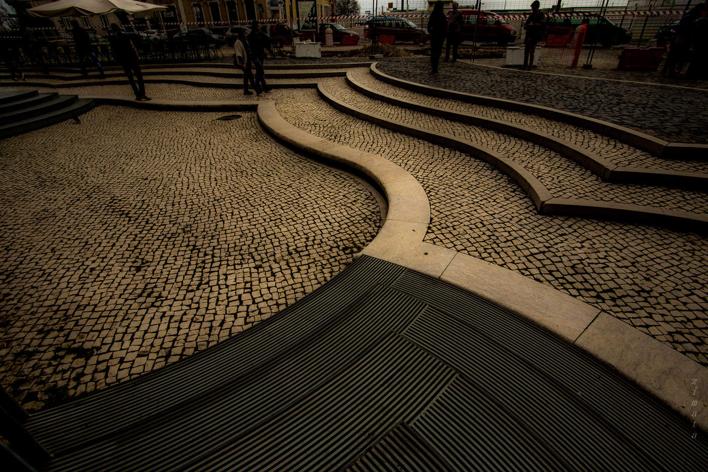 Извилистый мотив