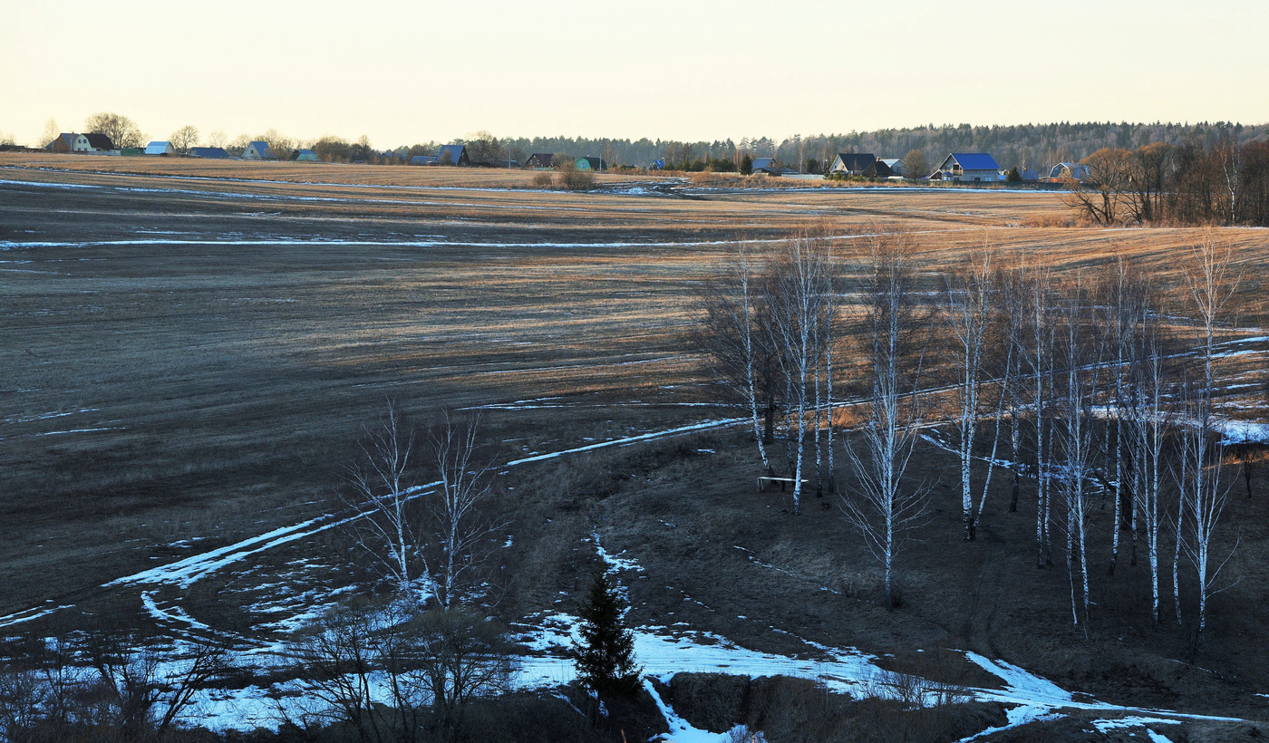 "Еще овраги полны снега..."