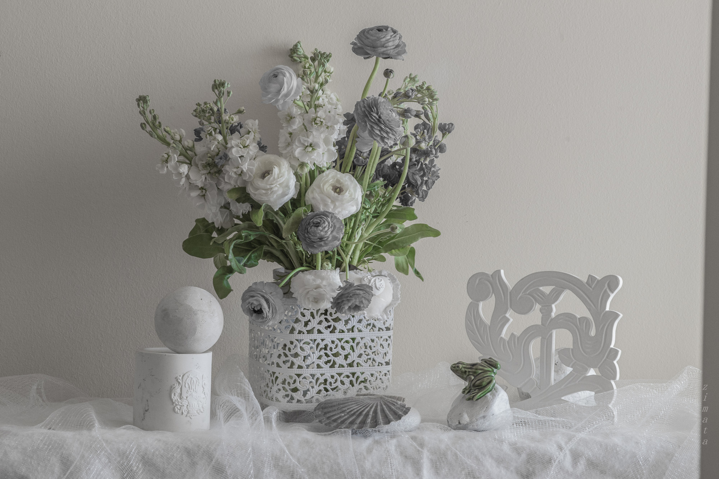 в холодных тонах