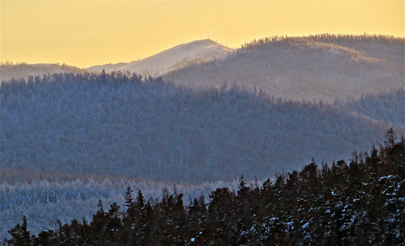 Где гора с горою сходятся