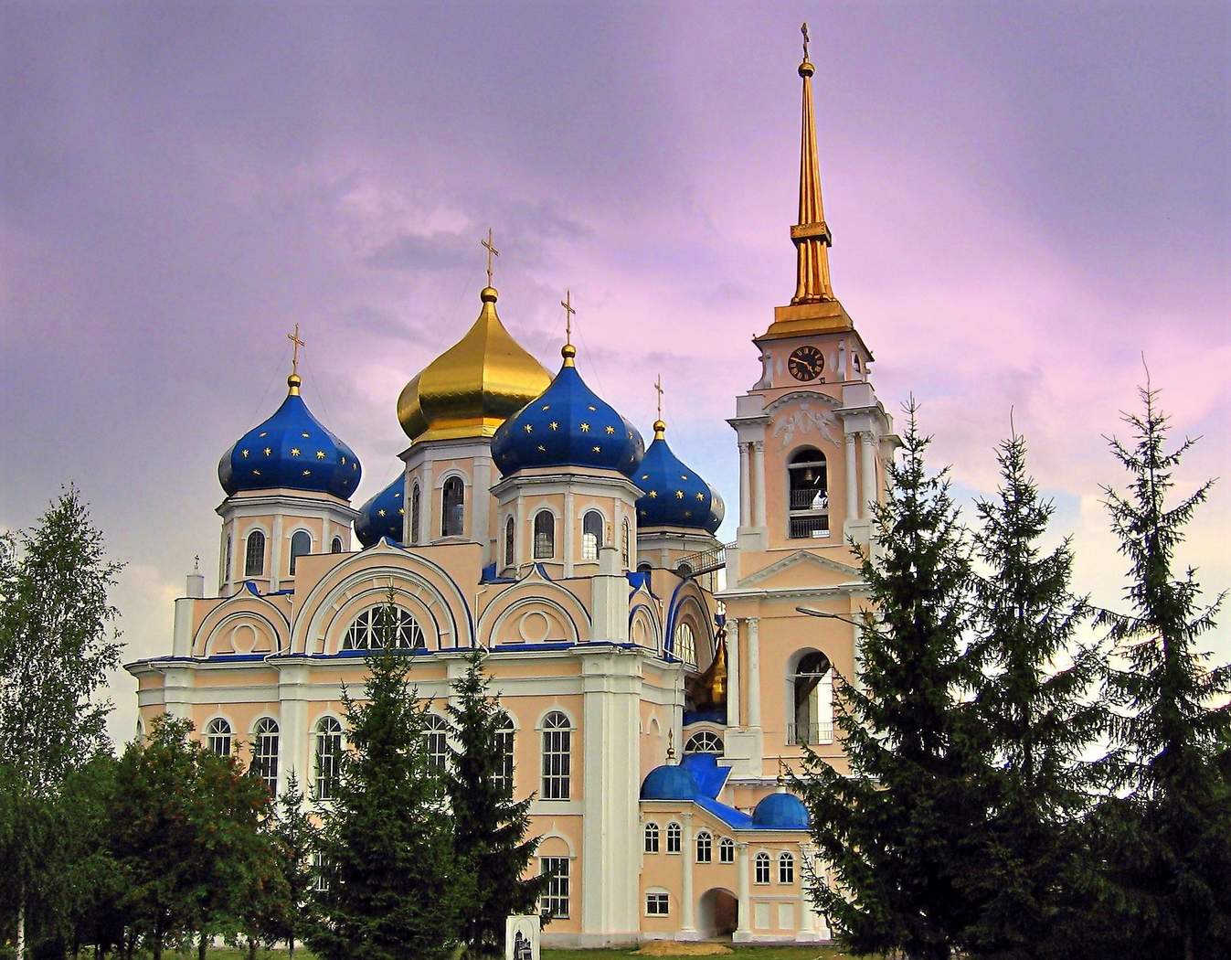 Храм Преображения Господня в Болхове