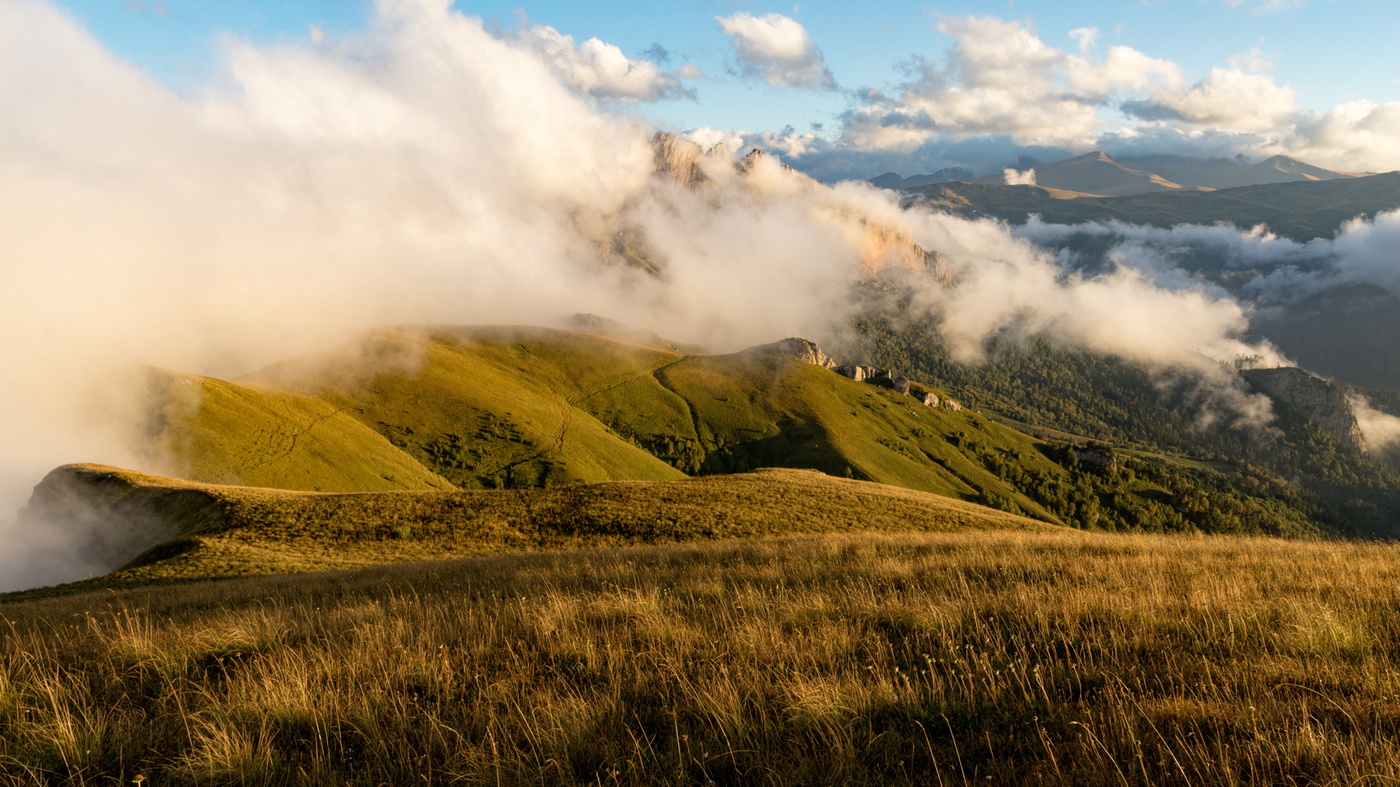 В стране гор и облаков