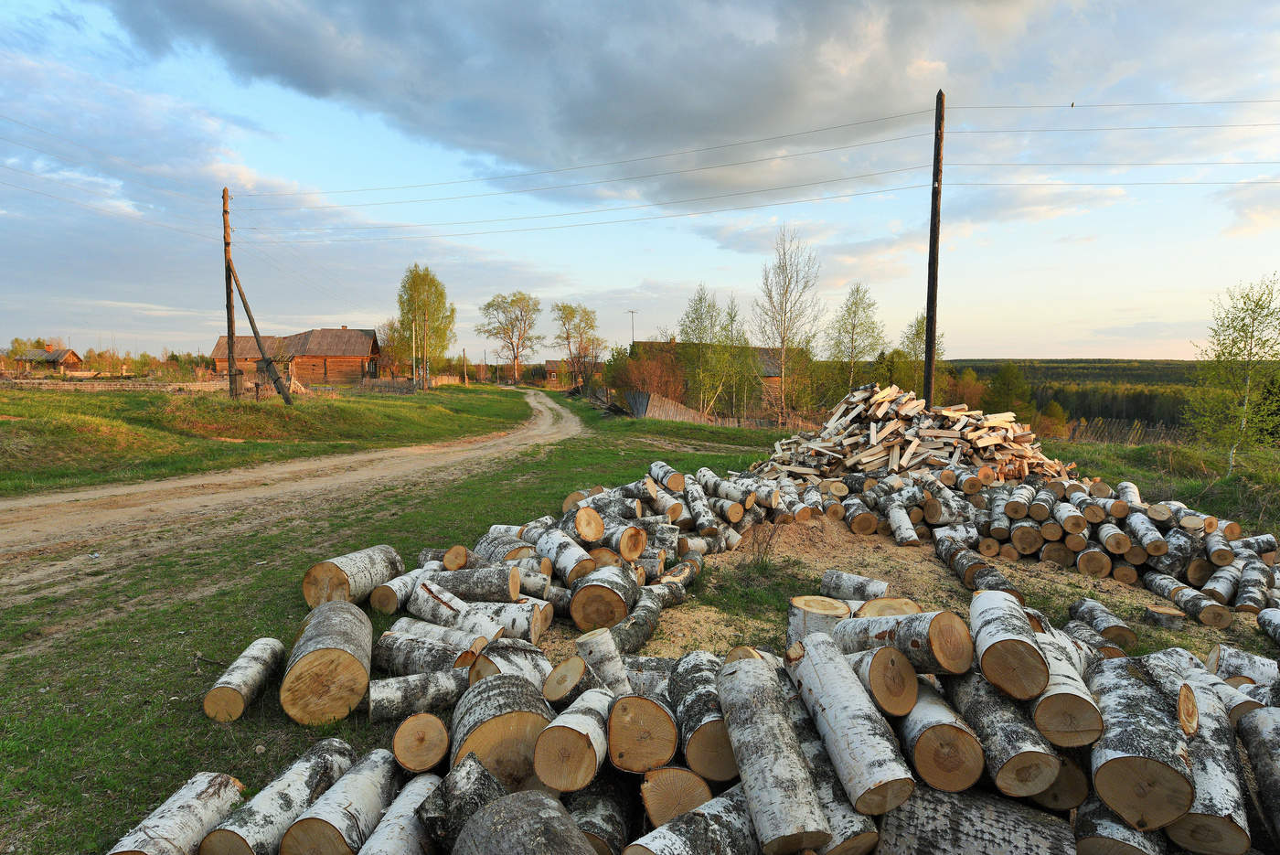 Майский вечер в деревне ...