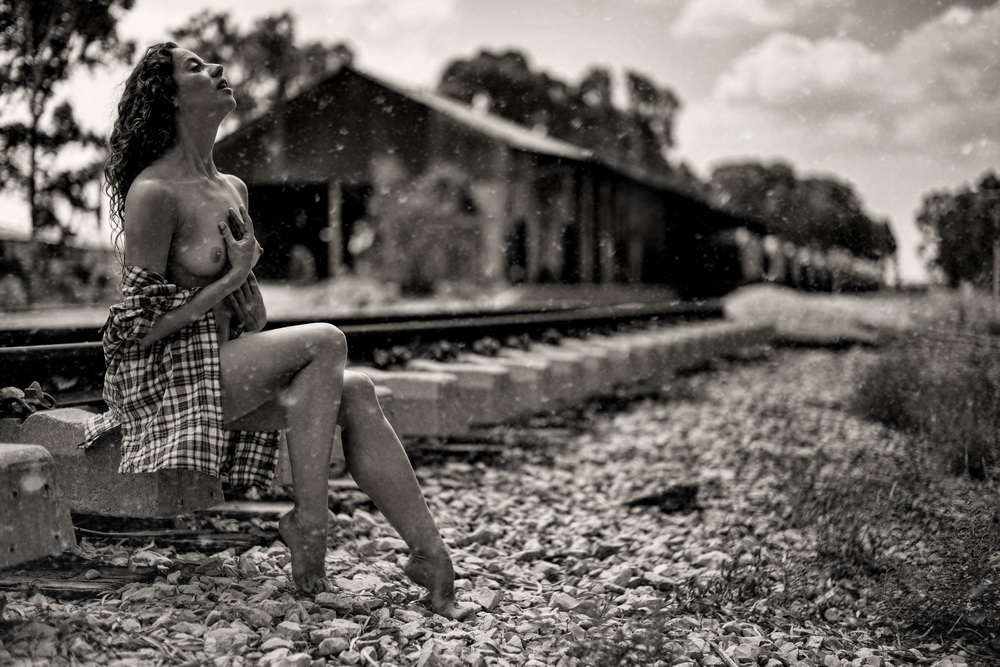 Падал теплый снег